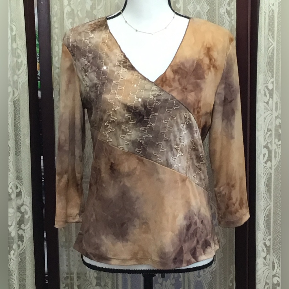 NWT ONLY NINE PULLOVER TOP - SZ MEDIUM